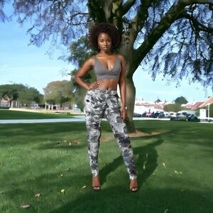 Balance Collection Womens Leggings M Grey Athletic Cropped Pants Stretch Good